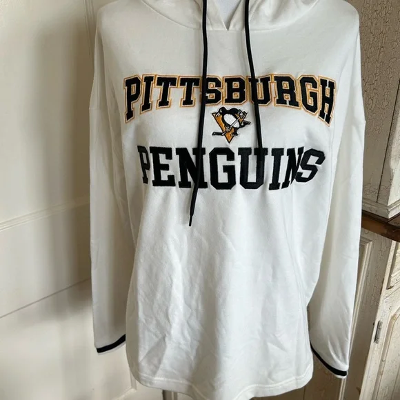 Reebok White NHL Penguins Hoodie - Picture 8 of 14